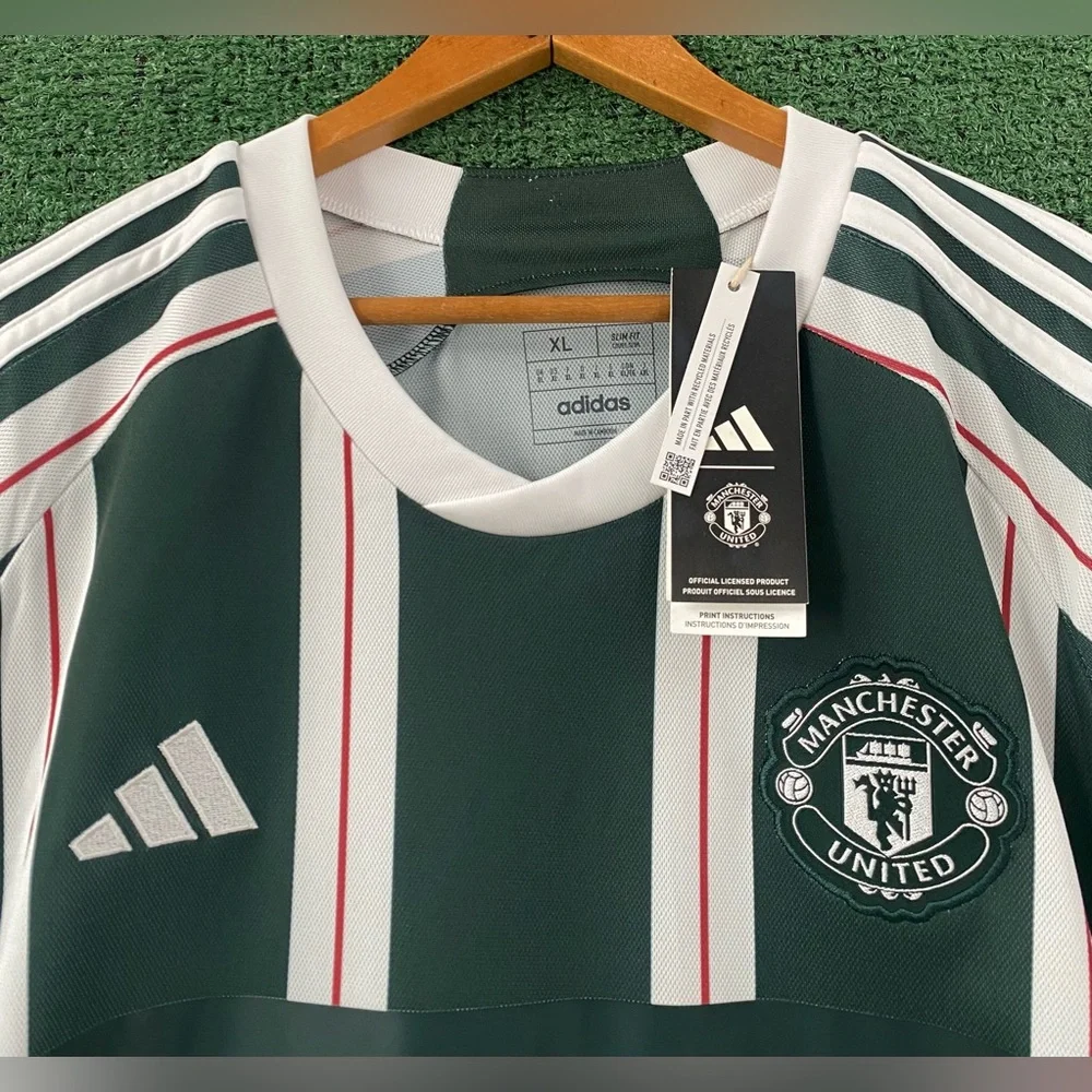 New Adidas Melvine Malard Manchester United Soccer Jersey Mens XL Slim Fit